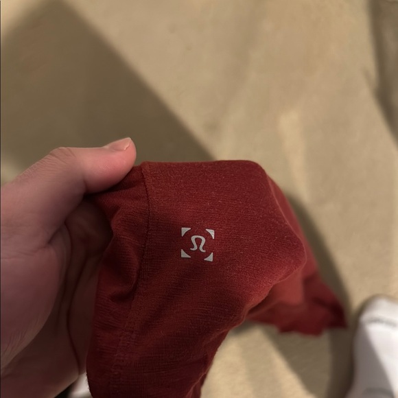 RARE Lululemon athletica Short Sleeve T-Shirt - Picture 2 of 3